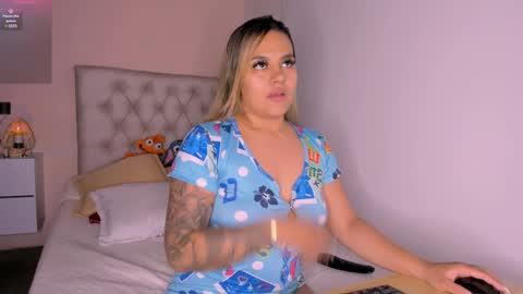 Mariana Roe online show from 01.04.25