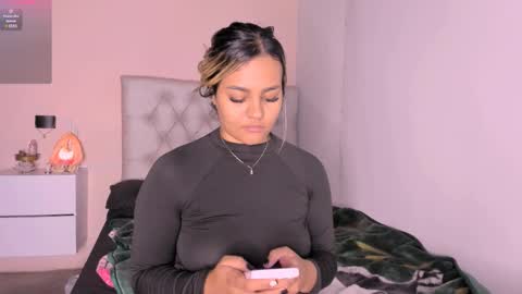 Snapshot of mariana__roe chatting on 02.18.25 Mariana Roe online show from 02.18.25