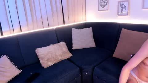 mariana__thompson online show from 04.22.26