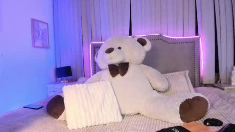 mariana__thompson online show from 06.09.26