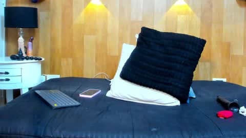 Mariana Angel online show from 01.20.25