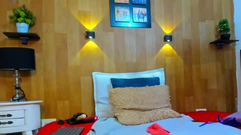 Mariana Angel online show from 02.03.25