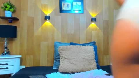 Mariana Angel online show from 02.11.25