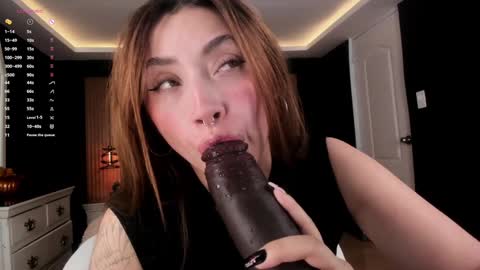 Snapshot of mariana_castro9 chatting on 01.27.25 Mariana Castro online show from 01.27.25