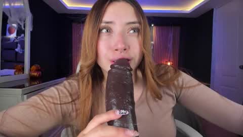 Snapshot of mariana_castro9 chatting on 10.21.25 Mariana Castro online show from 10.21.25