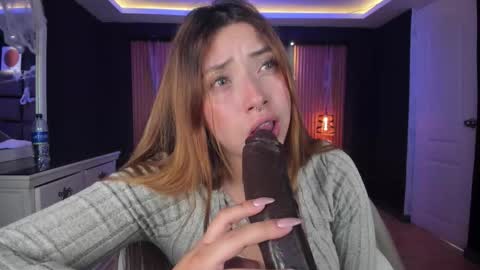 Snapshot of mariana_castro9 chatting on 10.24.25 Mariana Castro online show from 10.24.25