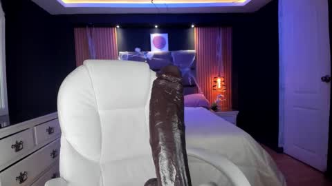 Snapshot of mariana_castro9 chatting on 10.25.25 Mariana Castro online show from 10.25.25