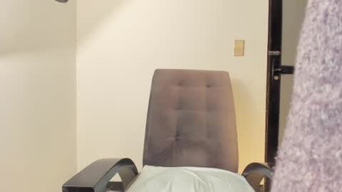 Mariana  online show from 12.15.25