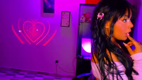 Snapshot of marianapradax chatting on 10.25.25 Mariana Prada online show from 10.25.25