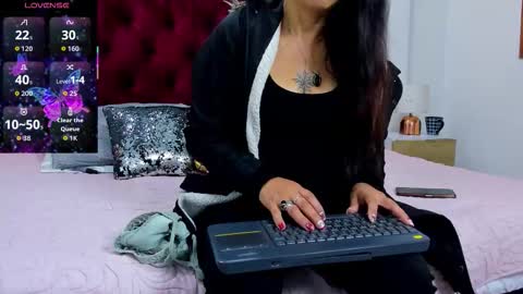 Marianee Rousse  online show from 12.15.25