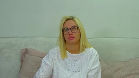 Snapshot of marianeumann chatting on 05.11.26 Maria online show from 05.11.26