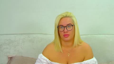 Snapshot of marianeumann chatting on 06.05.26 Maria online show from 06.05.26