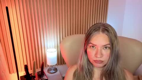 Snapshot of marianl0ve chatting on 09.29.25 Marian Love online show from 09.29.25