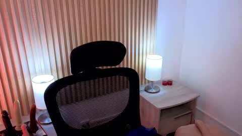 Marian Love  online show from 11.12.25