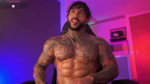 Snapshot of mariano_costa chatting on 10.26.25 Mariano Costa online show from 10.26.25