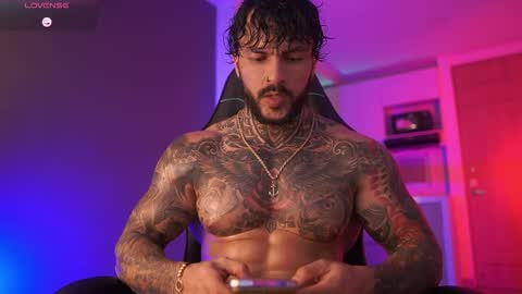 Snapshot of mariano_costa chatting on 10.31.25 Mariano Costa online show from 10.31.25