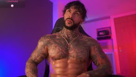 Snapshot of mariano_costa chatting on 11.15.25 Mariano Costa online show from 11.15.25