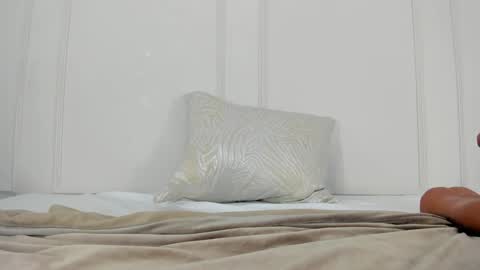 Maria Pettit online show from 01.23.25