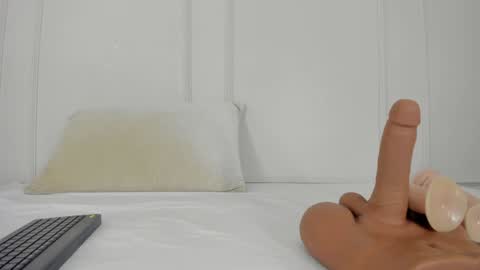 Maria Pettit online show from 01.28.25