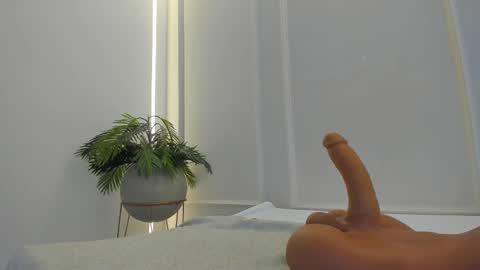 Maria Pettit online show from 02.23.25