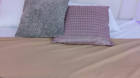 Maria Pettit online show from 09.09.25