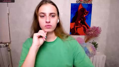 Snapshot of mariatess_ chatting on 09.25.25 Mariia online show from 09.25.25