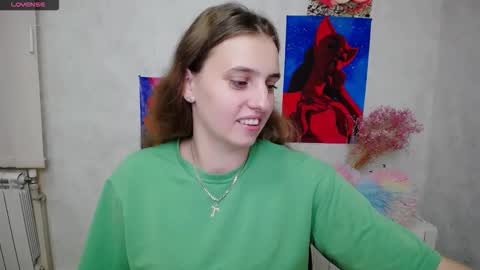 Snapshot of mariatess_ chatting on 10.10.25 Mariia online show from 10.10.25