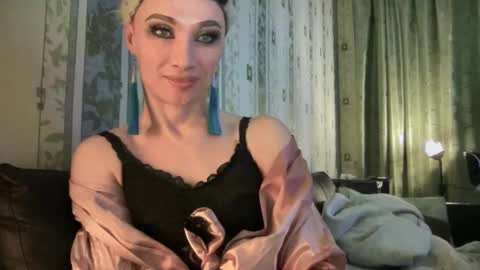 Snapshot of maridekoks chatting on 02.07.25 Mari online show from 02.07.25