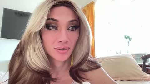 Mari online show from 03.26.26