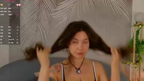 Snapshot of marie_diaze chatting on 06.18.26 Marie LEAVE YOUR WITH ME online show from 06.18.26