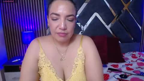 Snapshot of marie_hss chatting on 03.06.25 marie_hss online show from 03.06.25