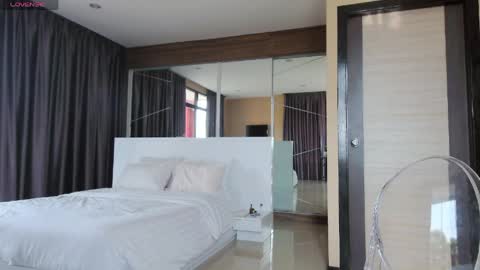 Marie online show from 04.14.26