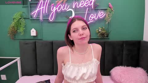 Mary 3 online show from 12.22.24