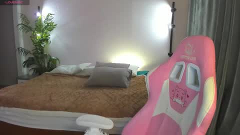 Mariel online show from 11.03.25