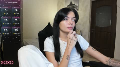 Snapshot of mariella__adams chatting on 01.29.25 Maria  online show from 01.29.25