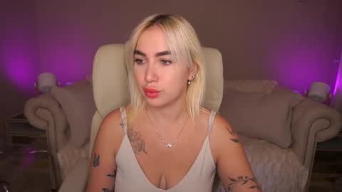 Snapshot of mariellavv chatting on 09.25.25 Mariella online show from 09.25.25