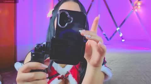 Snapshot of marielqueenx chatting on 12.20.25 Viviana online show from 12.20.25