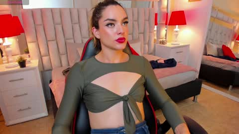 mariiahneedles online show from 01.20.25