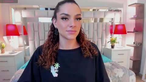 mariiahneedles online show from 10.08.25