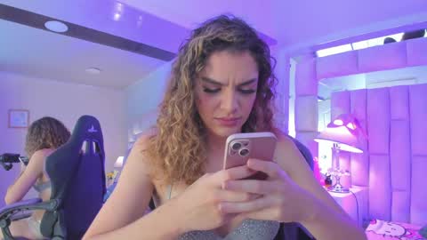 Snapshot of mariiahneedles chatting on 05.07.26 mariiahneedles online show from 05.07.26