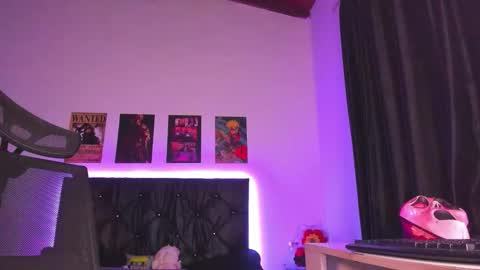 Mariana Hasper online show from 10.31.25