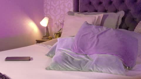 Snapshot of mariieprice chatting on 02.16.25 jana price online show from 02.16.25