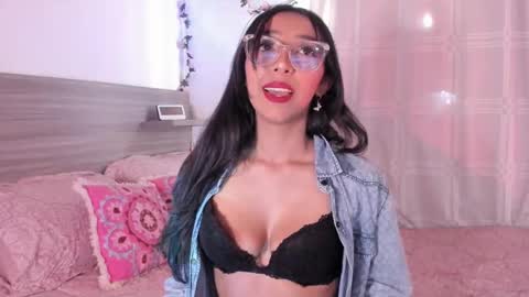 Luna Dulk online show from 12.03.25