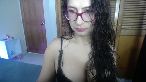 Snapshot of marilynetthan chatting on 01.02.25 marilynetthan online show from 01.02.25