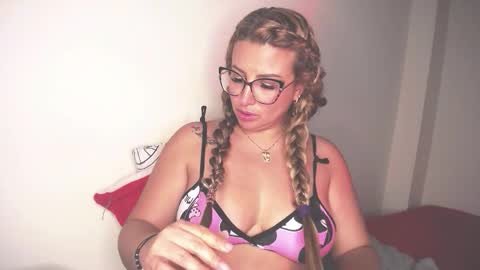 Marilyn Leon online show from 11.12.25