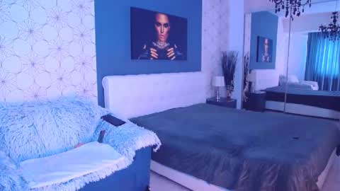 Mary Mais online show from 02.14.25