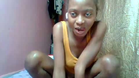 Snapshot of marinagold69 chatting on 07.25.26 marinagold69 online show from 07.25.26