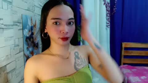 Snapshot of marishkafoxx chatting on 06.24.26 marishka online show from 06.24.26