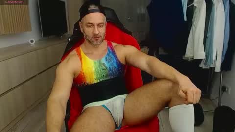 Snapshot of marismuscle chatting on 01.17.26 MarisMuscle online show from 01.17.26