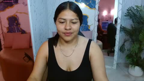 Snapshot of marivelle_tay chatting on 05.13.26 MARI online show from 05.13.26